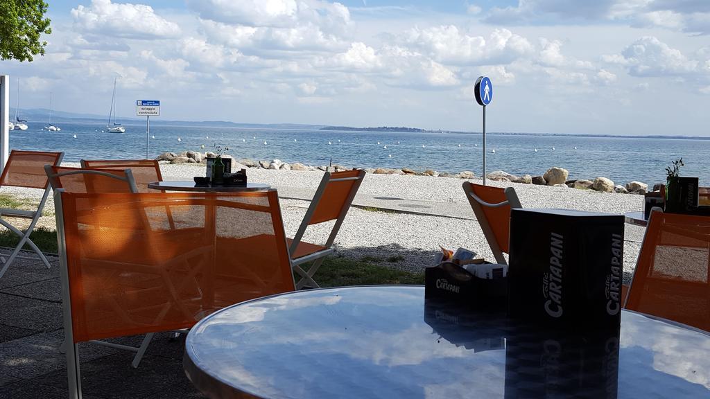 Campeggio Delle Rose Moniga del Garda Екстериор снимка