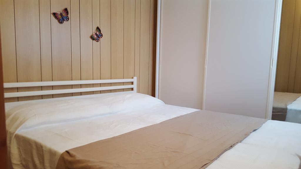 Campeggio Delle Rose Moniga del Garda Екстериор снимка